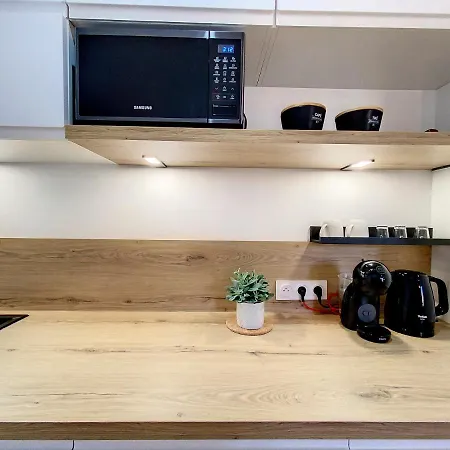 Appartchic - Standing - Plein Centre & Parking Prive Créon