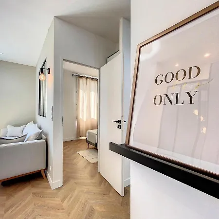 Appartchic - Standing - Plein Centre & Parking Prive Daire Créon